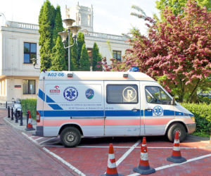Posłowie mają karetkę za pół miliona a Dominika umarła, nie chciało przyjechać