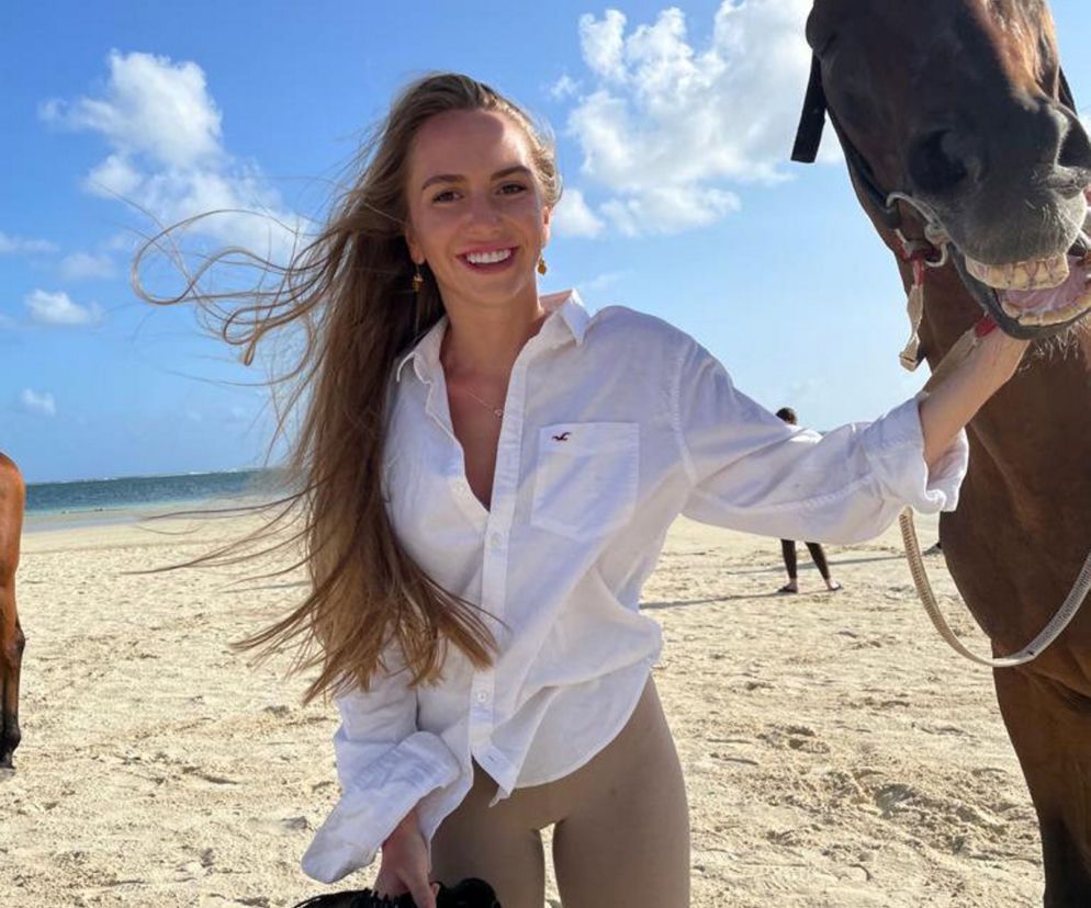 Najseksowniejszy kierowca ciężarówki na świecie? Miss Anglii zrzuciła tiarę i wskoczyła za kierownicę
