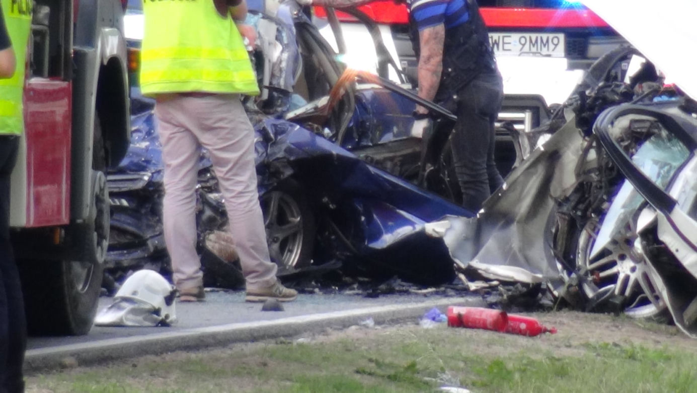 Tragiczny wypadek w Kalinowcu. Auta stanęły w ogniu po czołowym zderzeniu. Jedna osoba nie żyje