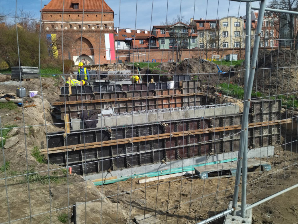 Trwa remont Bulwaru Filadelfijskiego w Toruniu. Sensacyjne odkrycia dokonywane są przez przypadek