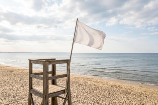 Sinice Międzyzdroje. Czy w Międzyzdrojach można się kąpać 14.07? Flaga, warunki pogodowe