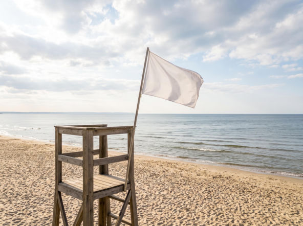 Sinice Międzyzdroje. Czy w Międzyzdrojach można się kąpać 14.07? Flaga, warunki pogodowe