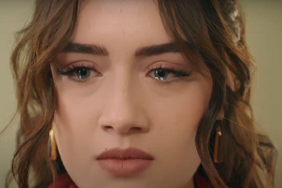 Nagle Zeynep dowie się, że jednak nie dostała pracy! 