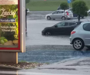 Krajobraz po burzach i ulewach na Śląsku i w Zagłębiu. Zalało ulice Czeladzi, Bytomia, Rudy Śląskiej [ZDJĘCIA,WIDEO]