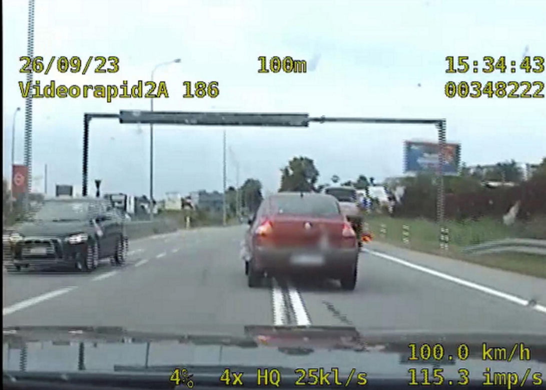 Pruł starym renault przez miasto. 265 pkt karnych i dwie kolizje