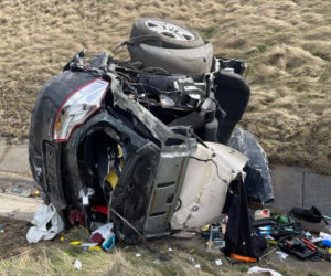 Przerażający wypadek na autostradzie A1. Samochód dosłownie rozpadł się na pół [ZDJĘCIA]