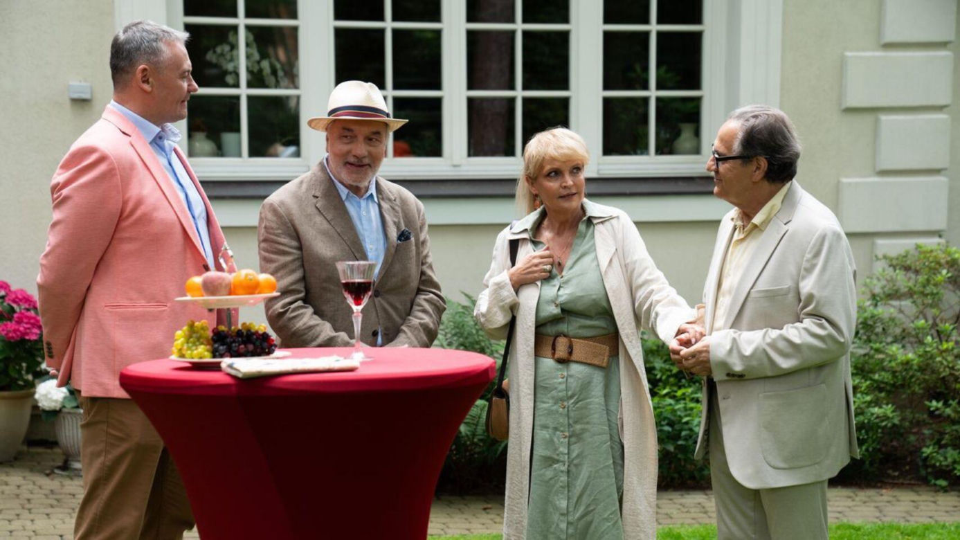 Barwy szczęścia odc. 3083. Chiszko (Mariusz Krzemiński), Andrzej Zastoja-Modelski (Leon Charewicz), Małgorzata (Adrianna Biedrzyńska), Jerzy (Bronisław Wrocławski)
