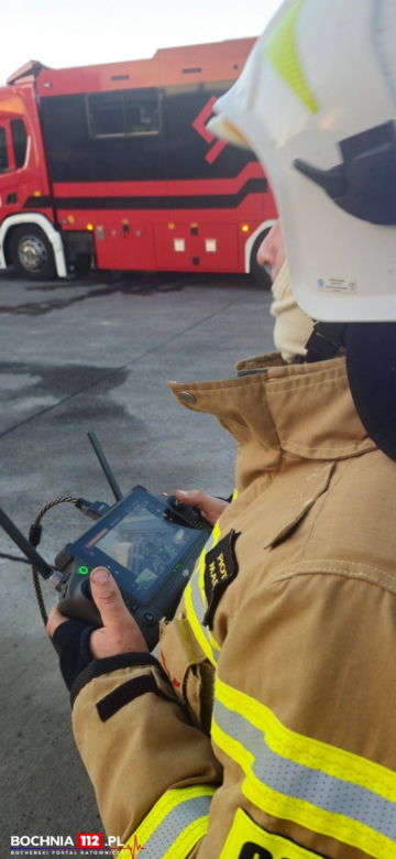 Bochnia. Magazyn i składowisko opon stanęły w ogniu