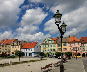 To miasto ma jeden z najstarszych rynków na Śląsku. Zachwyca zabytkowymi kamienicami i ratuszem