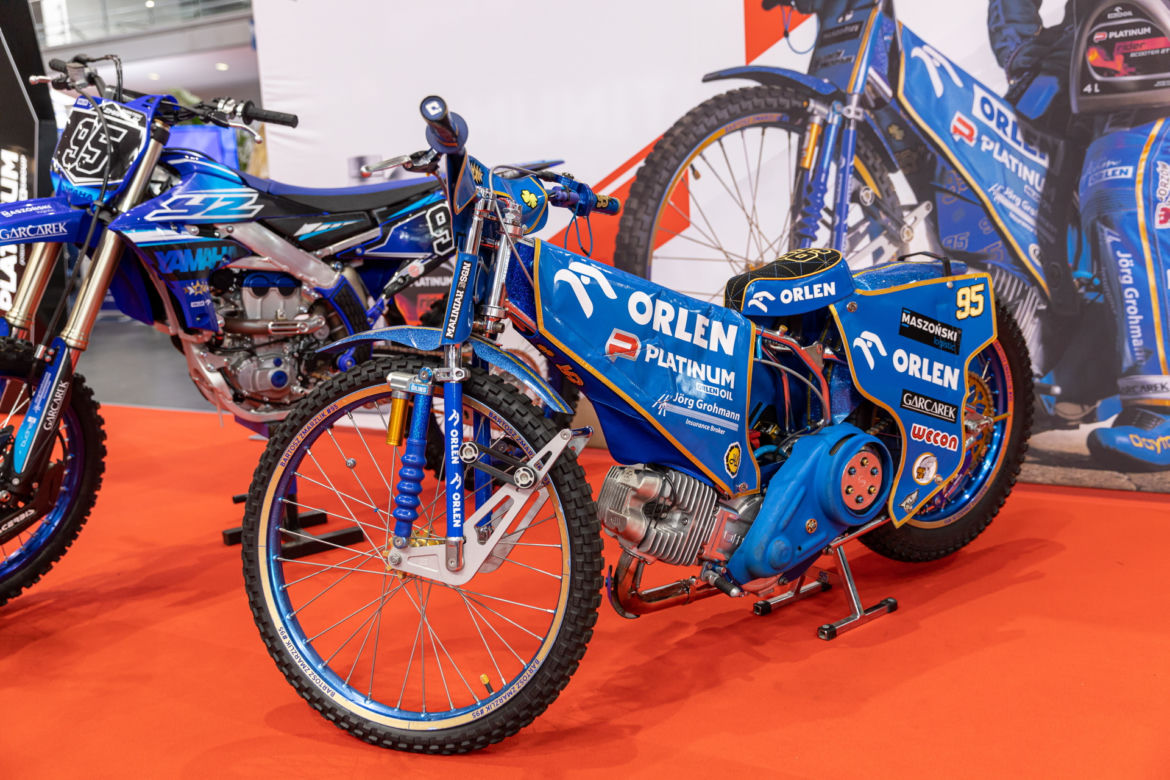 Poznań Motor Show 2022 trwa. Pojazdy policyjne także zachwycają 