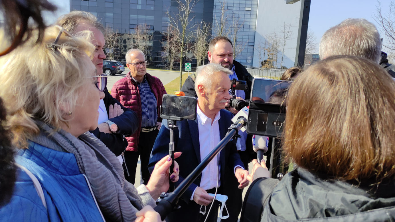 Protest pod siedzibą TZMO. Co dalej z Toruńskimi Zakładami Materiałów Opatrunkowych w Rosji?
