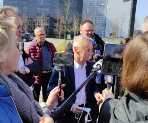 Protest pod siedzibą TZMO. Co dalej z Toruńskimi Zakładami Materiałów Opatrunkowych w Rosji?