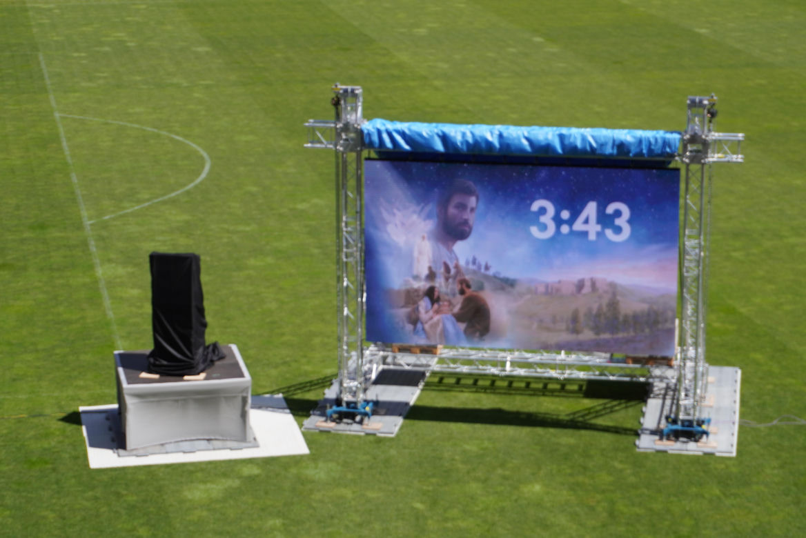 Kongres Świadków Jehowy Białystok 2024. Tłumy wiernych na Stadionie Miejskim