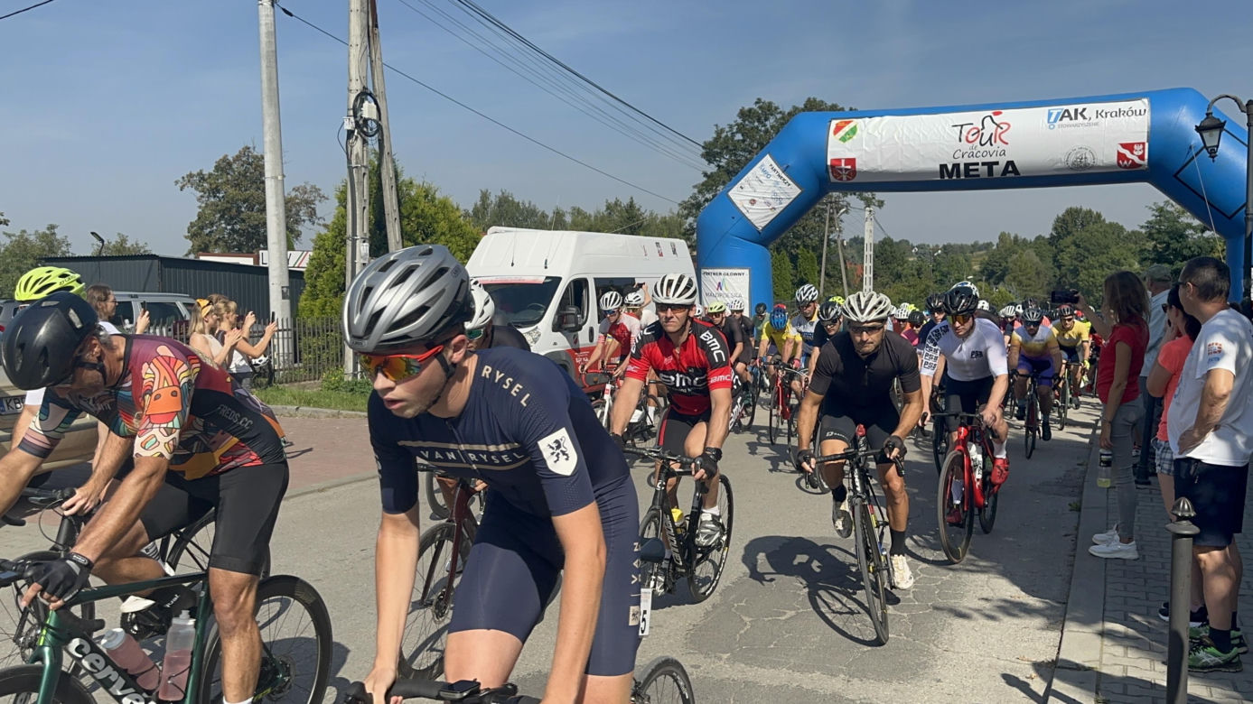 Sportowa rywalizacja i wspólne pomaganie. Za nami 8. edycja Tour de Cracovia Amatorów! 
