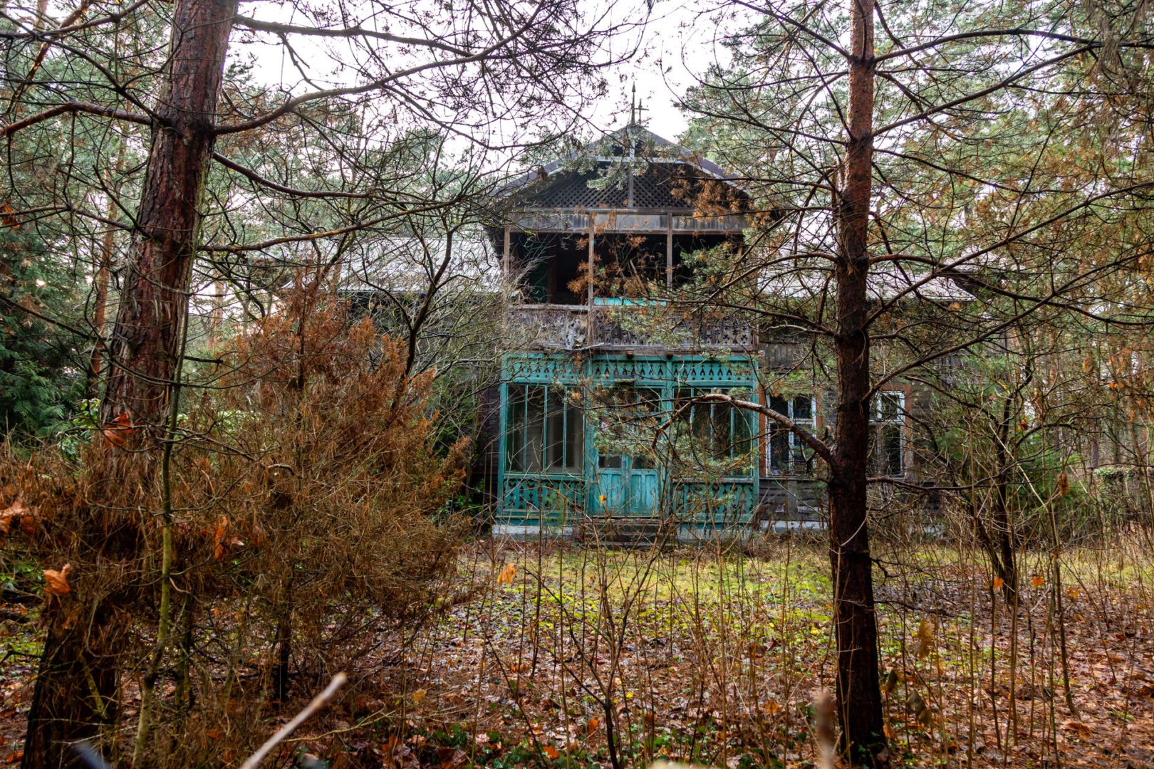 Opuszczona willa w Konstancinie