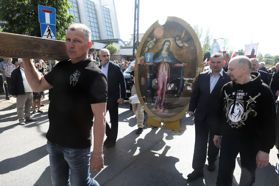 Wielki różaniec na ulicach Warszawy. Modlą się o ustanie „pandemii aborcji”