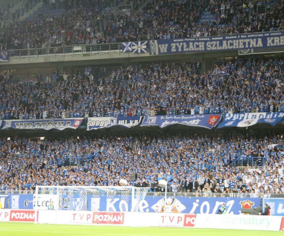 Kibice Lecha na stadionie