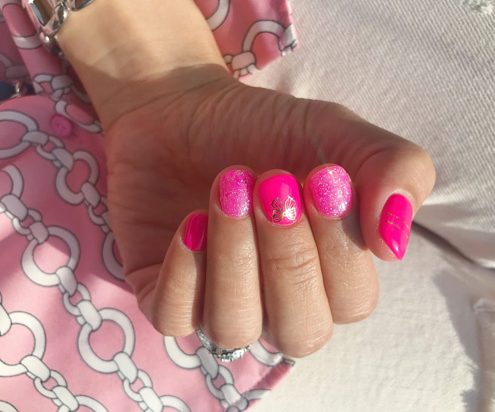 Manicure inspirowany lalkami Barbie 
