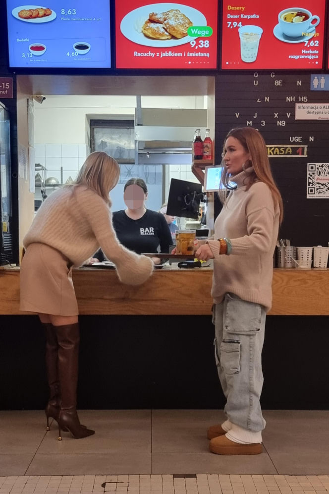 Joanna Krupa z siostrą Martą. Zjadły w mlecznym i poszły po patelnię