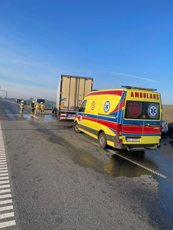 Śląskie: Wypadek na A1. Kobieta trafiła do szpitala. Gigantyczny korek