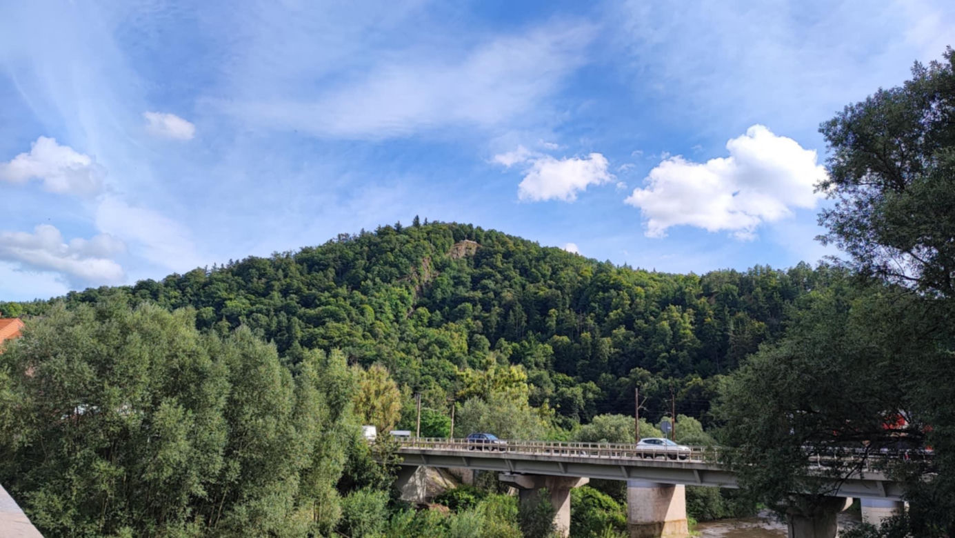 Obryw Skalny w Bardzie. Tutaj widoki zapierają dech w piersiach 