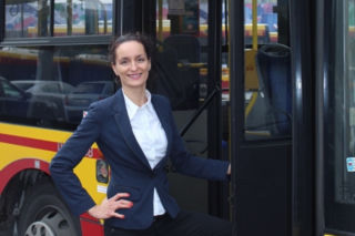 Setna kobieta za kierownicą autobusu MZA. „Nie jest zbyt trudno” [AUDIO]