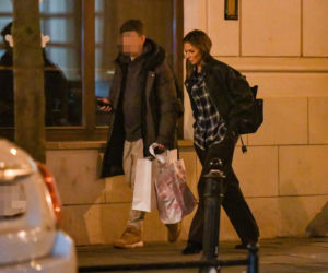 Anna Lewandowska parkuje na zakazie