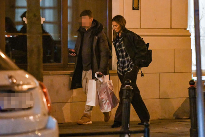 Anna Lewandowska parkuje na zakazie