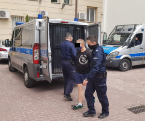 Napadli w toalecie na stacji metra i próbowali okraść