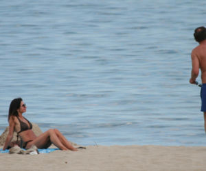 Marta Kaczyńska z mężem na plaży