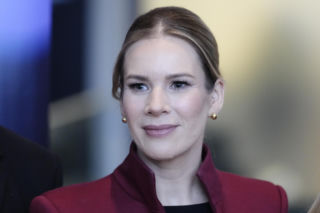 Koniec przywilejów! Rząd Tuska każe płacić pierwszej damie, księżom i rolnikom 