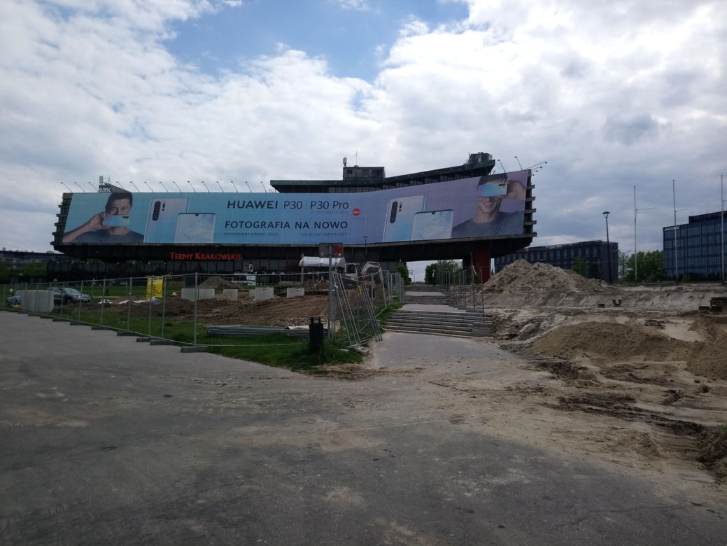 Kraków: Plaża przy Forum znika bezpowrotnie