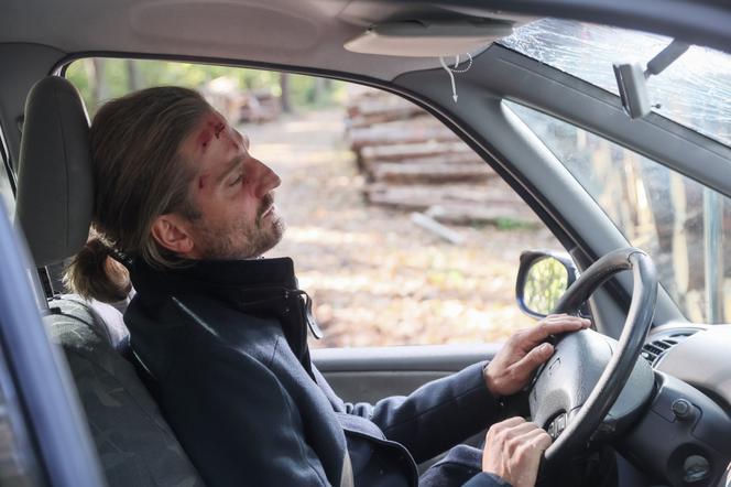 Śmierć Adama Namysłowskiego (Marcin Rogacewicz) – Na Wspólnej, odcinek 3389