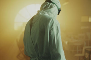 Czarna śmierć. Próba samobójcza i poszukiwania pacjenta zero