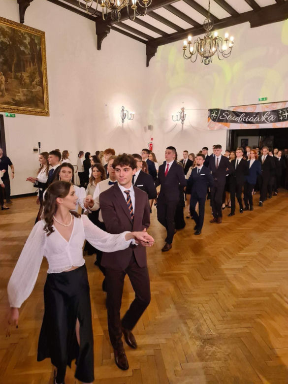 Studniówka I Liceum Ogólnokształcącego im. Adama Mickiewicza w Olsztynie [ZDJĘCIA]