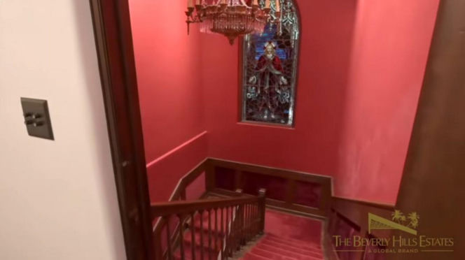 Słynna posiadłość Ozzy'ego Osbourne'a trafiła na sprzedaż! Gwiazdorski luksus za KOLOSALNĄ sumę!