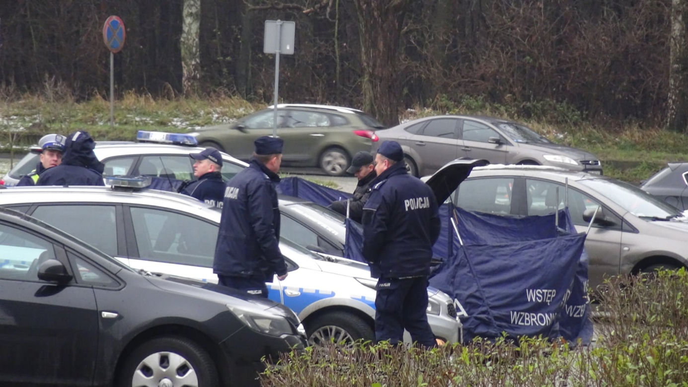 Zaparkowali auto i zatruli się spalinami? Nie żyje dwójka młodych osób