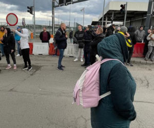Na granicy w Korczowej na uchodźców czekają ludzie z całej Europy