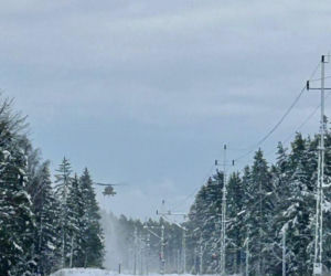 Atak zimy na Warmii i Mazurach. Do akcji wkroczył Black Hawk. Ma strącać śnieg z drzew