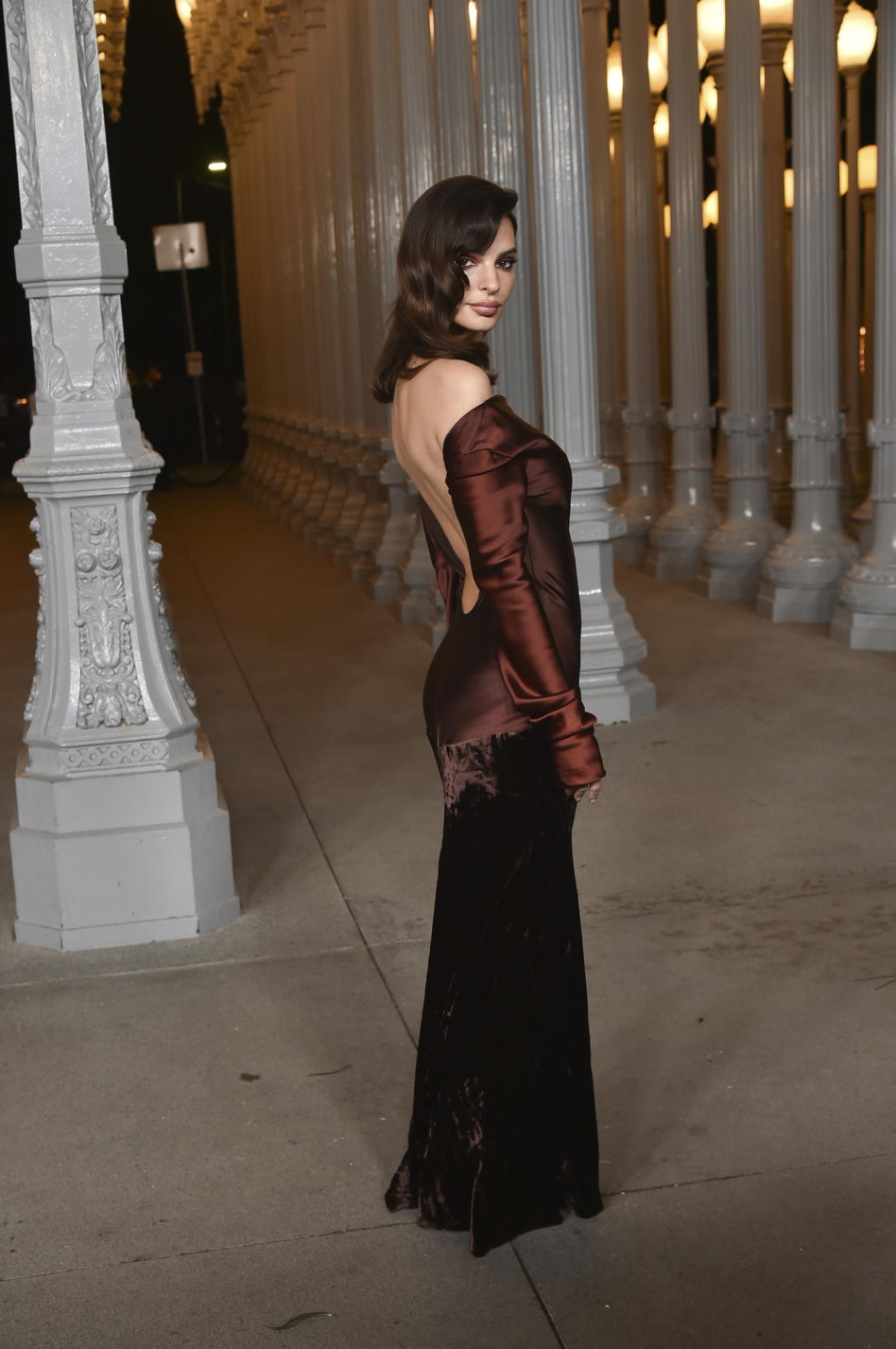 Gwiazdy na gali Lacma: Kim Kardashian i Laura Dern z biustem na wierzchu