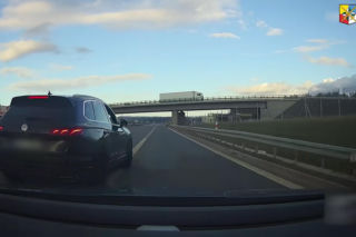 Bił kobietę na autostradzie, bo jechała zgodnie z przepisami! Wszystko nagrała jej 8-letnia córka