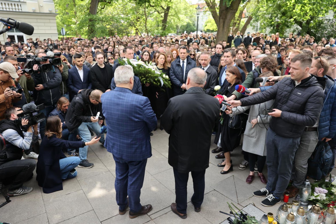 Upamiętnienie brutalnie zaatakowanej pracowniczki UW (8.05.2025)
