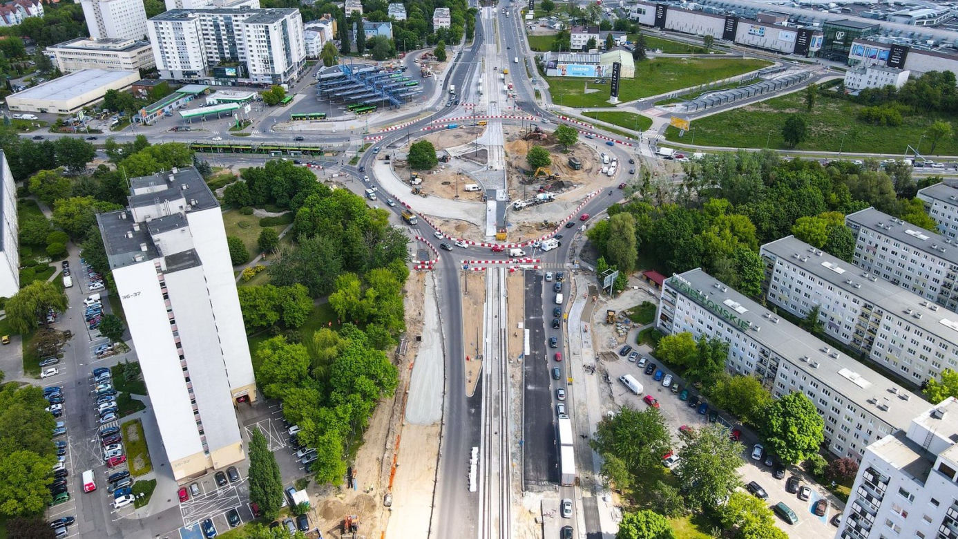 Jak przebiegają pracę na rondzie Rataje - czerwiec 2021