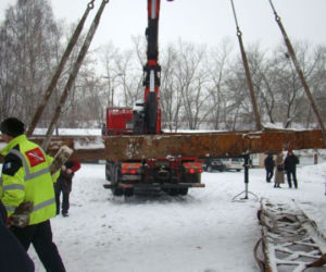 Instytut Badawczy Dróg i Mostów: wydobyte z Wisły fragmenty Mostu Kierbedzia