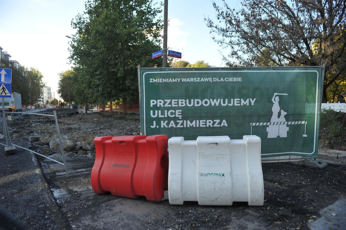 Kierowcy mają dość rozkopanej Woli. Z korka wjeżdżają w kolejny korek 