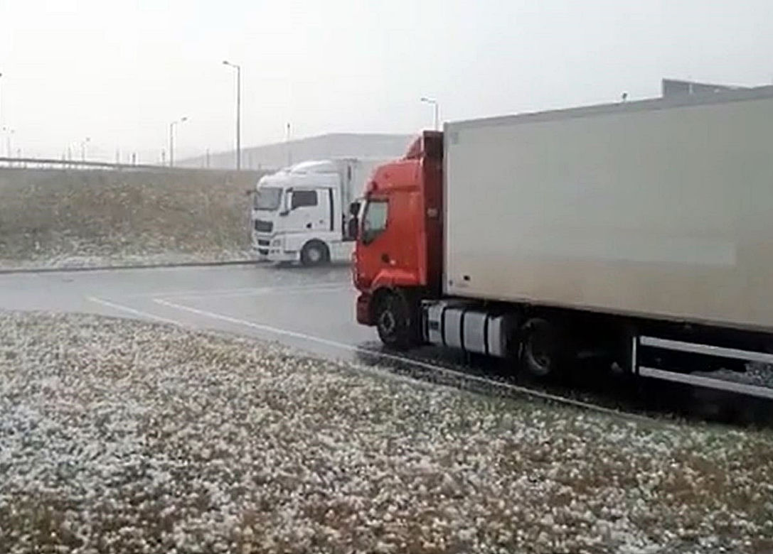 Gwałtowna burza z gradem nad Mysłowicami i Sosnowcem