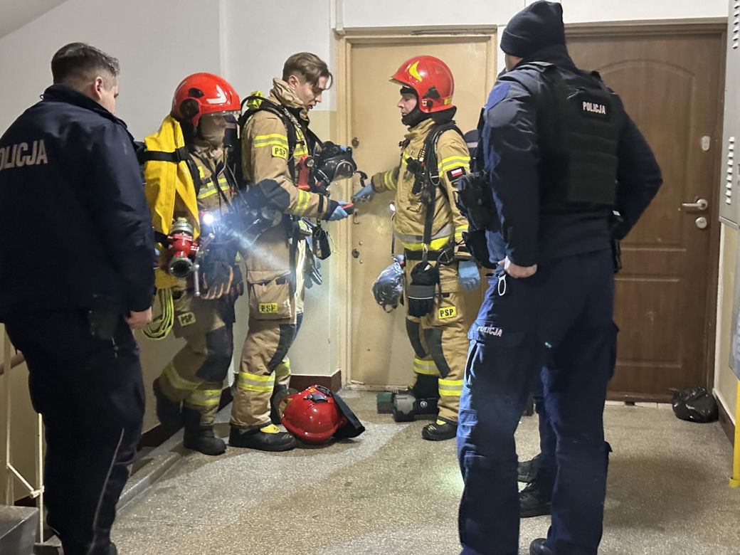 Na Pradze Północ kobieta zapomniała o kuchence i zasnęła. Strażacy uratowali ją w ostatniej chwili