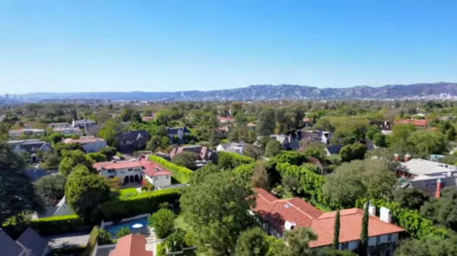 Słynna posiadłość Ozzy'ego Osbourne'a trafiła na sprzedaż! Gwiazdorski luksus za KOLOSALNĄ sumę!