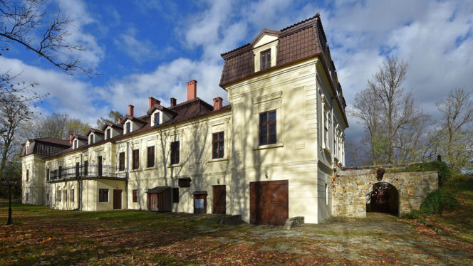 To jedna z najpiękniejszych gmin w Małopolsce. Znajdowała się w czterech województwach