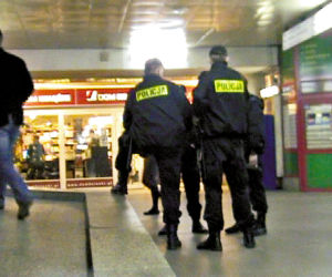 Wnieśliśmy broń do sejmu i bombę na dworzec